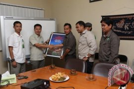 KUNJUNGAN PENA HIJAU INDONESIA KE P3E KALIMANTAN