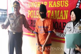 Polisi Sidoarjo Tangkap Residivis Pencurian Telepon Genggam