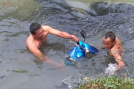 Maling Motor di Surabaya Kritis Dihajar Massa