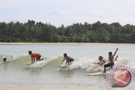 BELAJAR SURFING Page 1 Small