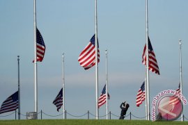 Mike Pence Kunjungi Las Vegas Sementara Polisi Perlu Bantuan Publik