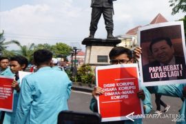 Mahasiswa UNS Berharap Pemerintah Usut Kasus E-KTP