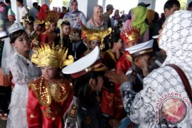 Ratusan Murid Mukomuko Ikuti Pawai Budaya