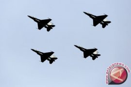 Pesawat F-16 Lanud Roesmin Nurjadin simulasi terbang malam