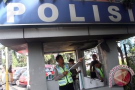 Pos polisi di Garut dirusak