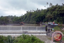 Gubernur Pastika Menyoroti Kegiatan Galian C Karangasem di KRB
