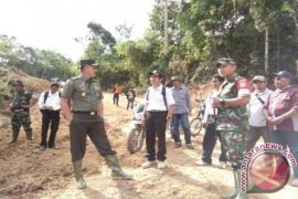 Kadispenad Pantau Pelaksanaan TMMD di Barito Selatan