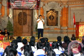 Wagub Sudikerta Harapkan Pencegahan Narkoba Jadi Intrakurikuler