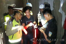 Tukang "Gojek" di Surabaya Terjaring Membawa Narkoba