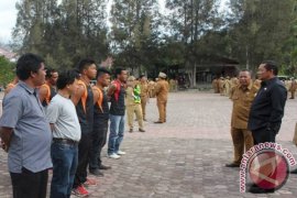 Tim Perahu Naga Samosir Lomba ke Padang
