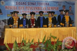 Akper Tapteng Wisuda 26 Ahli Madya Keperawatan