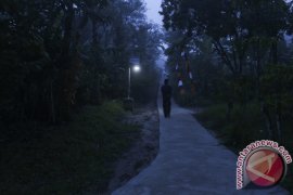 Foto Cerita : Menjumput Cahaya Malam Di Dusun Saruan Page 4 Small