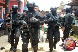 Densus 88 geledah kampus Fisip Unri