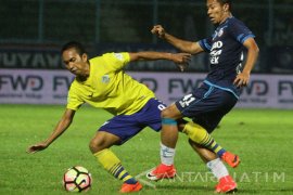 PS TNI Tundukkan Persegres GU 3-0