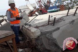 Seorang Pekerja Tewas Tertimpa Beton Tol Pasuruan-Probolinggo