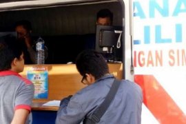 Pelayanan Sim Keliling Di Pekanbaru Diserbu Warga