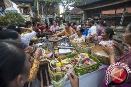 Umat Hindu Merayakan Hari Suci Galungan