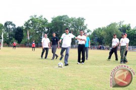 PEMBUKAAN KOMPETISI SEPAKBOLA