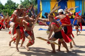 Pementasan teater "Bawi Lamus"  angkat tradisi suku Dayak