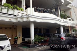 Rumah Bos Empire Palace Digeledah Penyidik Polda Jatim (Video)