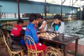 Kotim Terapkan Cara Unik Latih Pecatur Junior