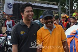 Cawagub Emil "Nyoblos" di TPS 03 Surondakan