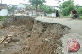 Jalan Umum Tigaras Simalungun Amblas 
