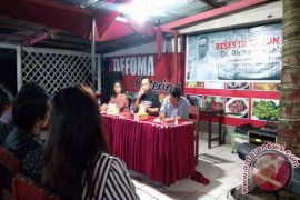 Tak Didampingi Staf, Wakil Ketua DPRD Manado, Jaring Aspirasi di Bahu 