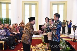 Kebijakan "Memanfaatkan Momentum" dalam Pemerintahan Jokowi-JK