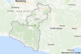 Panwaslu tertibkan atribut kampanye cabup Garut