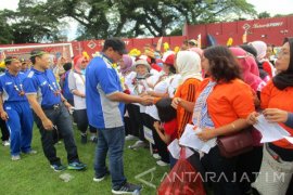 Dinas Kesehatan Kediri Pawai Gerakan Masyarakat Hidup Sehat (Video)