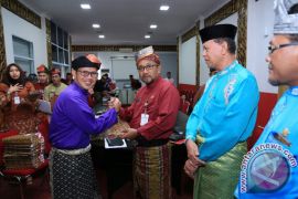 Wali Kota Serahkan DPA APBDP 2017 kepada OPD