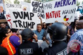 Protes dengan kekerasan merebak di Tunisia, marah atas situasi ekonomi sulit