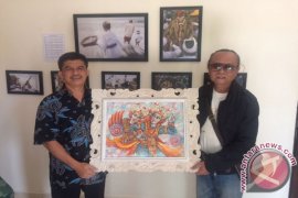Seniman Bali Serahkan Lukisan Untuk "Dasawindu Antara"