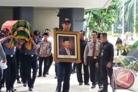 Wapres Melayat AM Fatwa di Rumah Sakit MMC Jakarta Selatan