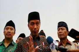 Presiden Minta Menteri Perempuan Baca Puisi Ibu 