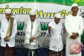 Guru Bakhiet Tutup Bulan Maulid Di Kediaman Bupati