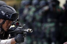Setiap polres ditempatkan penembak jitu 