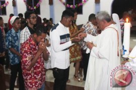 Malam Natal Teluk Wondama berlangsung hikmat