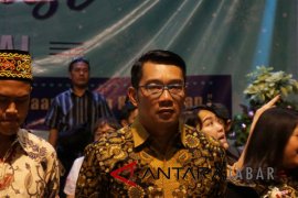 Buruh curhat tentang UMSK ke Ridwan Kamil