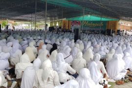 Gus Ipul Dapat Dukungan Nyai Pesantren di Gresik 