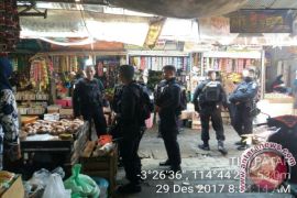 Brimob Patroli Pusat Keramaian Antisipasi Gangguan Kamtibmas
