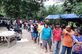 Penjudi sabung ayam digiring ke Mapolres