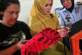 Tangis Haru Warnai Peringatan Hari Ibu Di Lapas Perempuan Pekanbaru