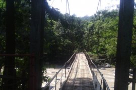 Polisi Olah TKP Jembatan Putus