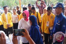 Simpatisan antar "Perima" daftar Pilkada Mempawah 