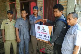 Meriahkan HPN, Baznas-PWI Agam bedah rumah warga miskin