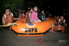 BPBD Badung evakuasi warga dan wisatawan terjebak banjir