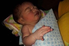 Warga temukan bayi berlumuran darah