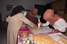 IPB Buat Biskuit Berbasis Blondo, Ikan Gabus Dan Beras Merah Untuk Perbaiki Gizi Anak